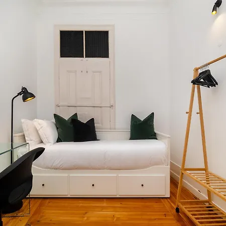 Whome Elegant In Lisbon's Historic Bairro Alto Apartment