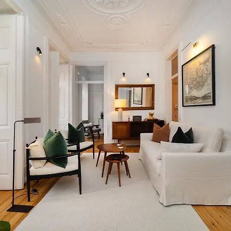 Whome Elegant In Lisbon's Historic Bairro Alto Apartmán